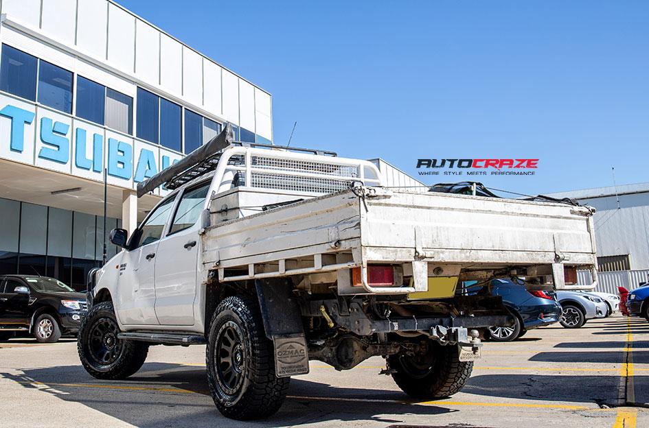 TOYOTA HILUX N70 4WD VECTOR MATTE BLACK